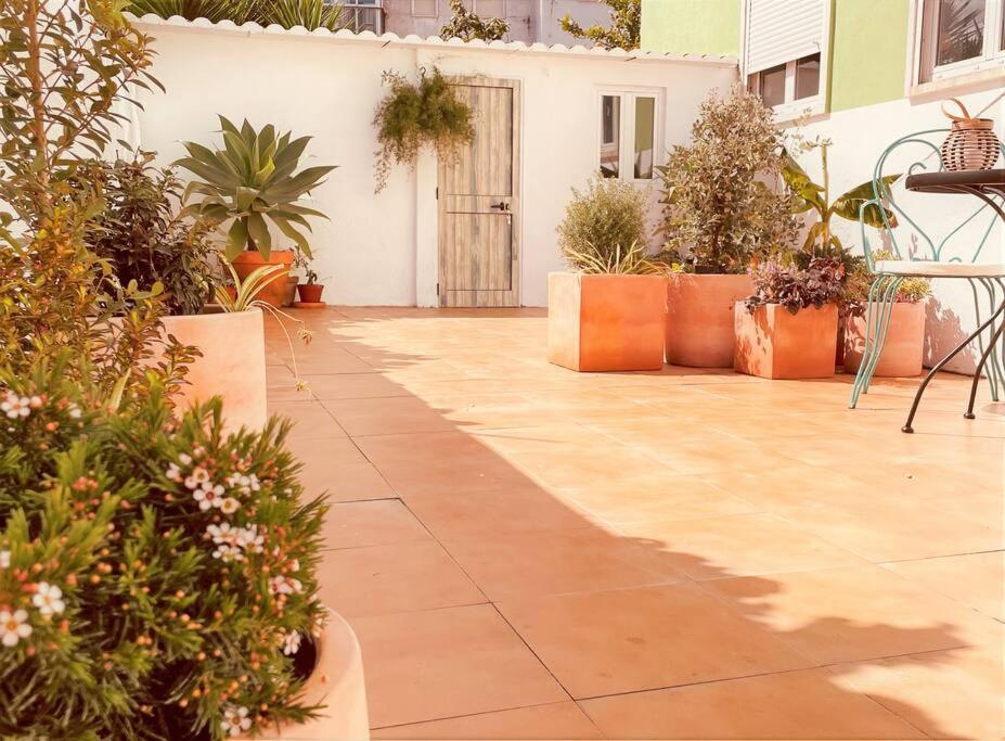Cozy Apartment With Private Courtyard Barcarena Kültér fotó